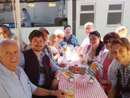 v. l.: Ferdinand Rücker, Manuel Michniok, Richard Krellmann, Sonja Preuß, Helga und Theodor Bubenzer, Peter Stoll, Julia Großholz-Michniok, Lilo Schadler, Nino Michniok