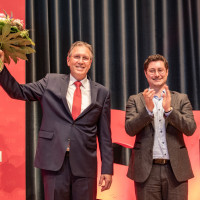 Links Bürgermeister Jürgen Herzing, daneben Stadtverbandvorsitzender Manuel MIchniok